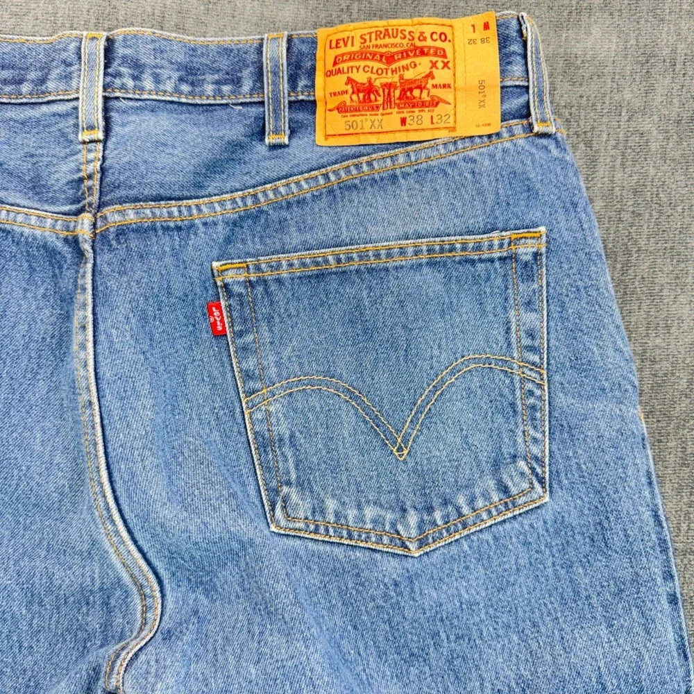 Levi's 501 Original Fit Mens 38x32 Blue Cotton Straight Button Fly Jeans